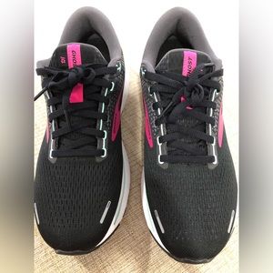 Brooks Ghost 14 8.5D (wide) - Like New